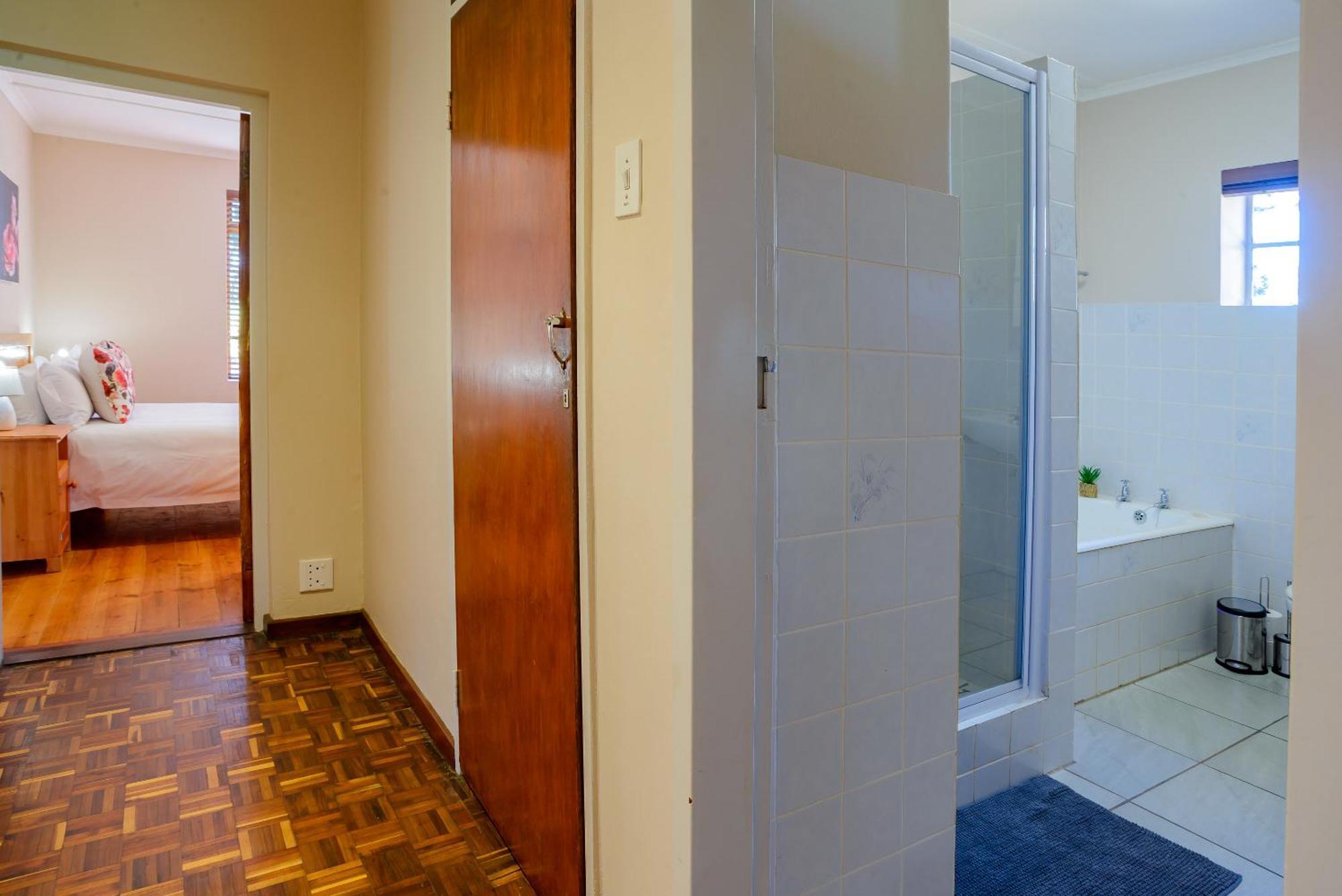 Oorvloed Guesthouse Свелендам Екстериор снимка