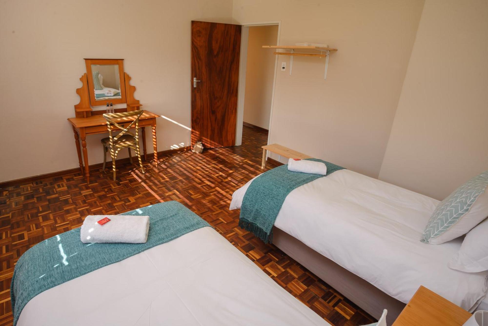 Oorvloed Guesthouse Свелендам Екстериор снимка